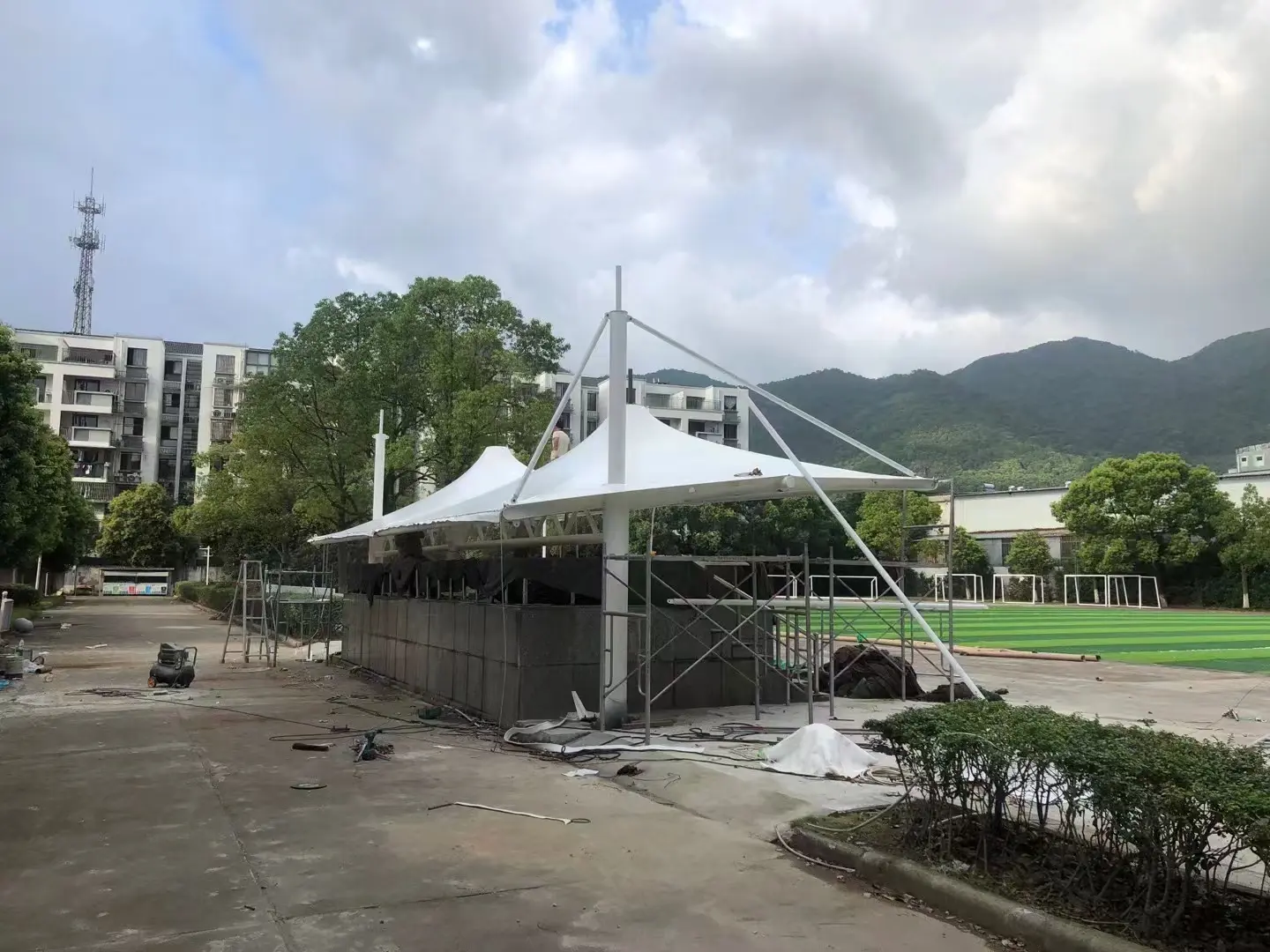 2026年贵州黎平停车棚球场棚改造纪实：老旧雨棚换新，运维压力怎么降